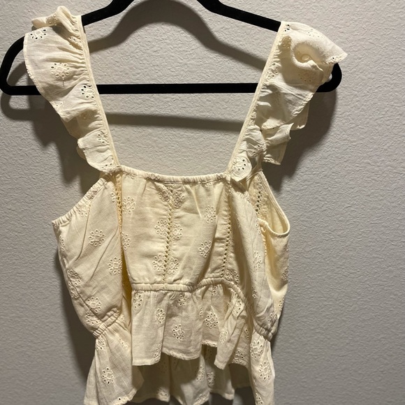 BP Floral Tank 🌸 - Picture 4 of 9